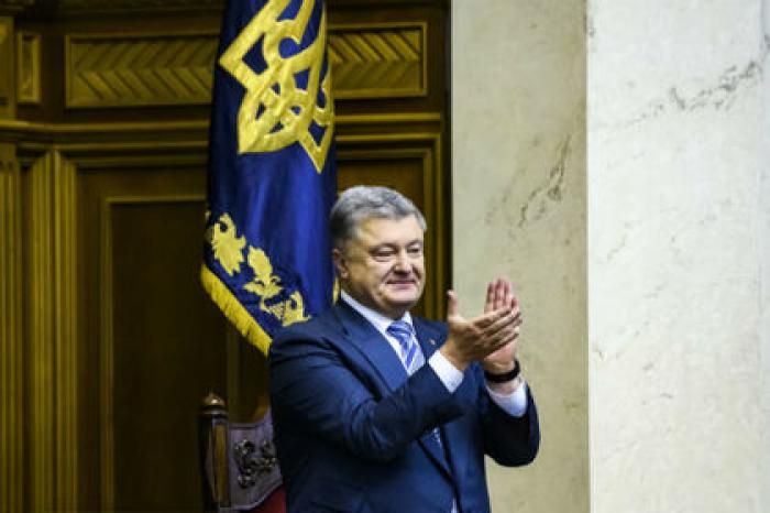 Бывший глава президентского протокола рассказал о неопрятном виде Порошенко