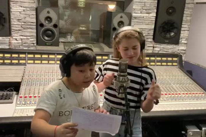 Дочь Алсу и финалист «Голоса» спели дуэтом на камеру