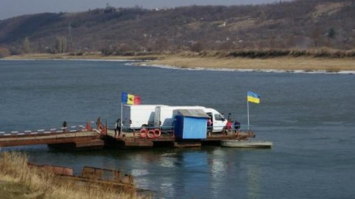Два КПП паромного типа временно закрыли из-за роста уровня воды в Днестре