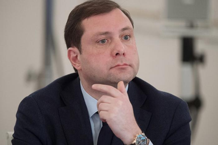 Губернатор назвал россиянку шизоидной дурой и заявил о взломе