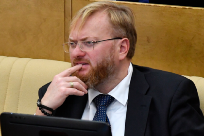 Милонов назвал ведущего НТВ мракобесом и нарек фашисткой сторонницу абортов