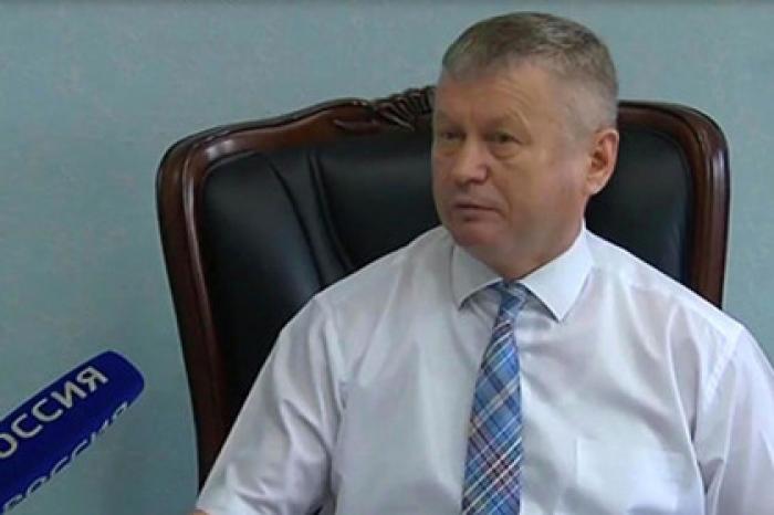 Напавшего на журналиста чиновника призвали уволиться
