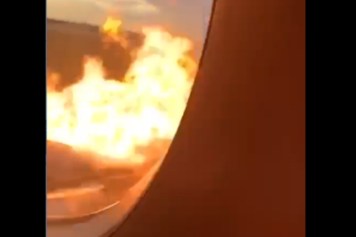 Пассажиры сняли на видео пожар в салоне SSJ-100
