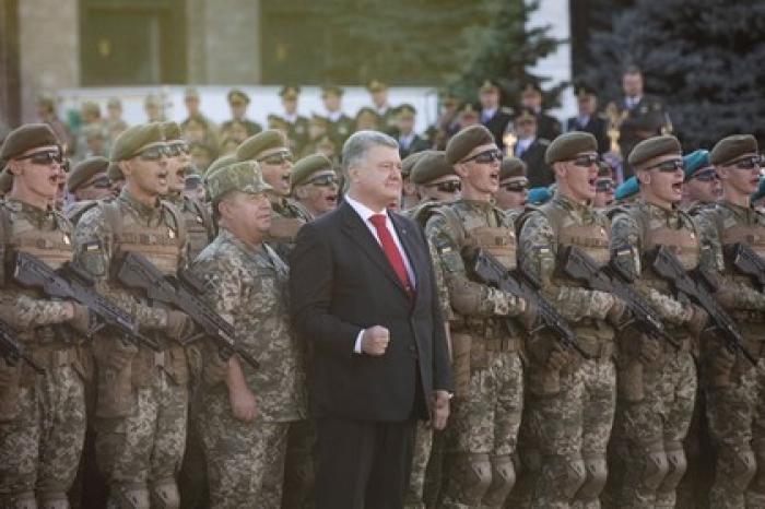 Порошенко похвастался одной из сильнейших армий в Европе