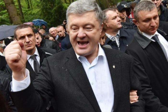 Порошенко рассказал о «победобесии» Москвы и «ряженых бессмертных полках»