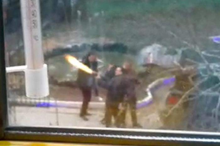 Появилось видео перепалки стрелявшего из автомата депутата с полицией