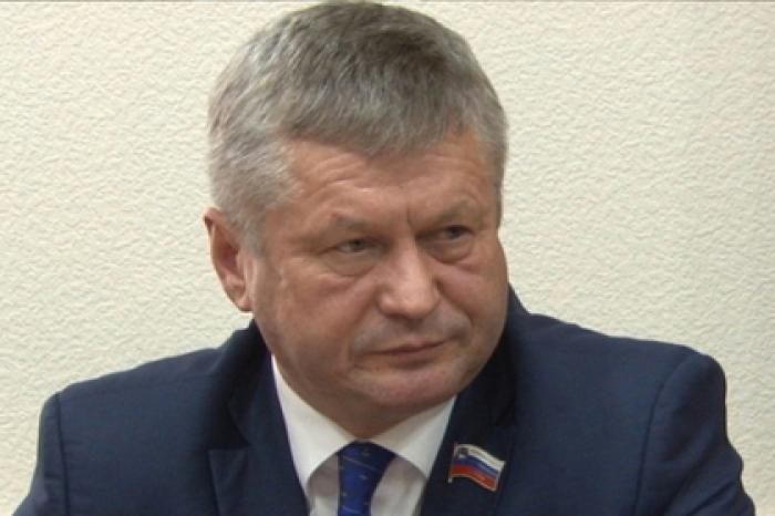 Против напавшего на журналиста чиновника возбудили дело