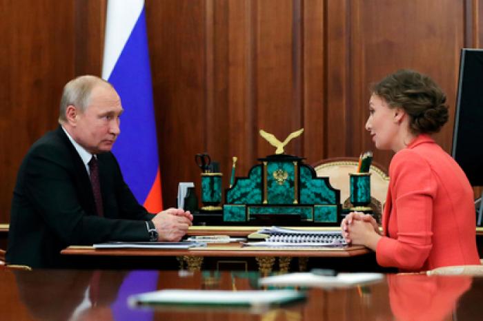 Путина попросили о реформе системы интернатов