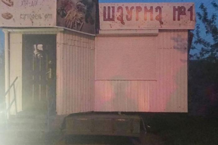 Россиянин вез ларек с шаурмой в грузовике и парализовал движение