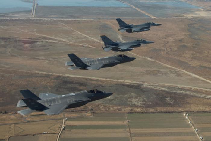 США приготовились к угрозе для F-35 из-за поставок С-400 в Турцию