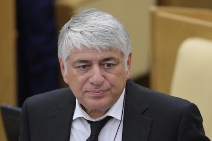В Госдуме прокомментировали стрельбу депутата из автомата