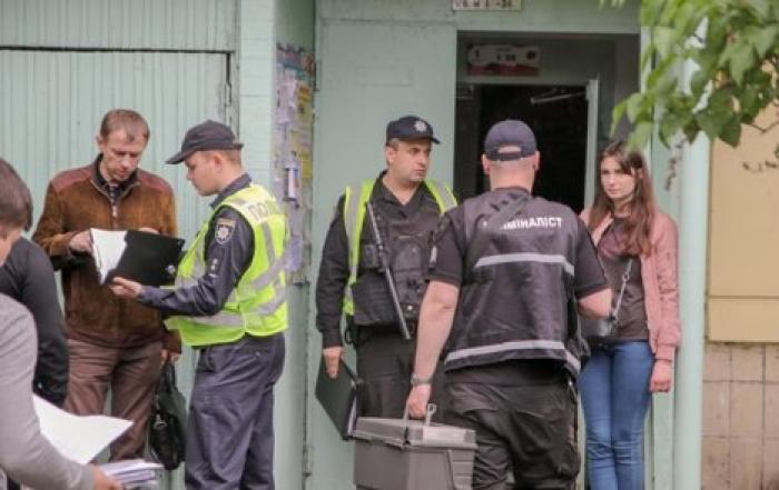 В киевской квартире нашли тела супругов и истощенного ребенка