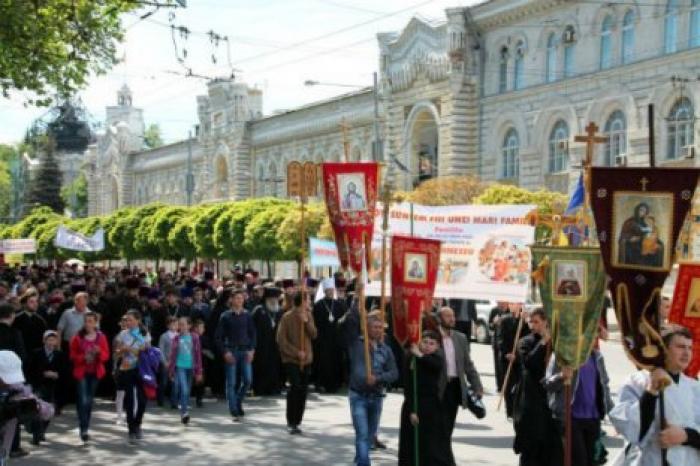 В Кишиневе прошел марш в поддержку традиционной семьи