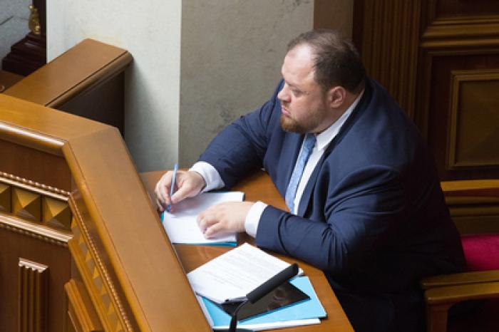В команде Зеленского захотели сократить число депутатов Рады