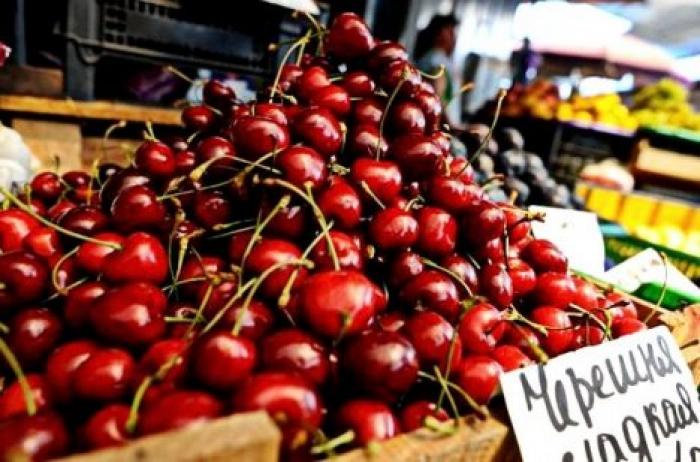 В продаже появилась первая молдавская черешня: 90 леев за кило