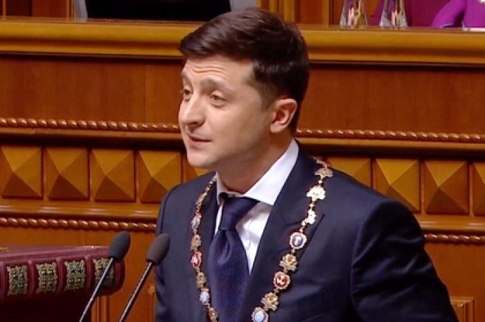 Зеленский назвал первую задачу на посту президента