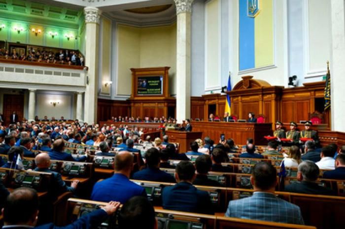 Зеленский подчинится суду в вопросе роспуска Верховной Рады