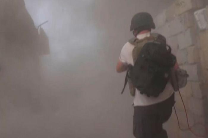 Журналистов обстреляли из танка в Сирии