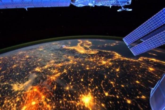 Астронавт запечатлел ночь на Земле из космоса