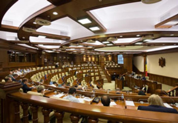 DEPUTAȚII MOLDOVENI PLANIFICĂ SĂ REGLEMENTEZE PRODUSELE DE TUTUN CONTRA NORMELOR EUROPENE