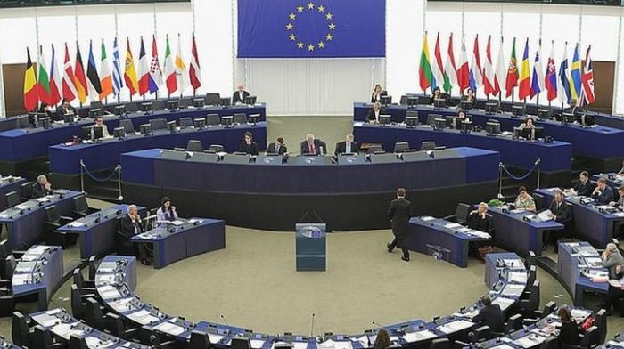 Евродепутаты: Решения Конституционного суда необходимо соблюдать