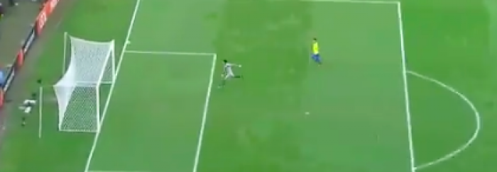 Футболист сборной Бразилии забил гол вслепую