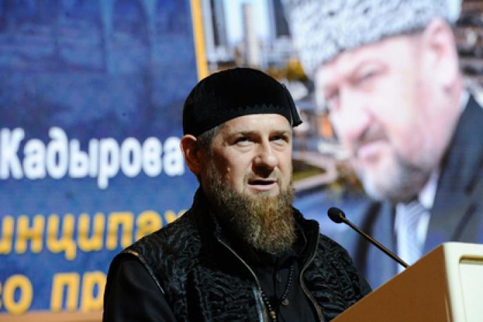 Кадыров отреагировал на снос знака на границе с Дагестаном