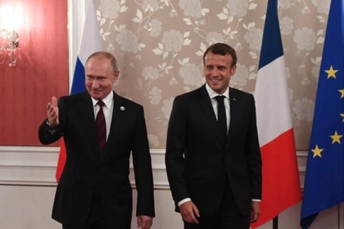 Макрон пообещал приехать в Россию на 75-летие Победы