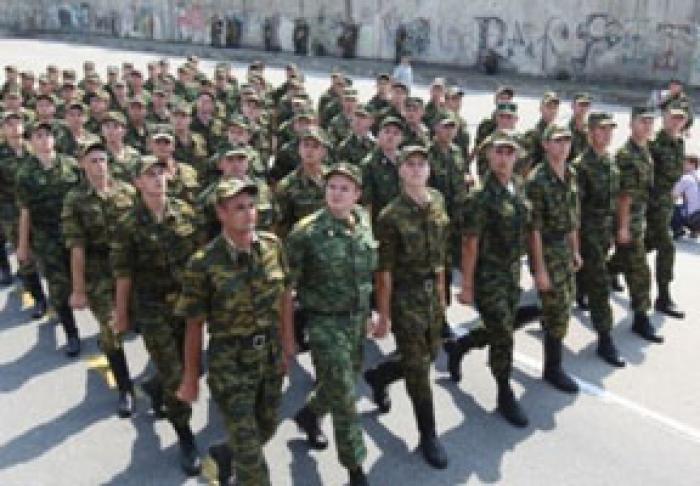 МИНОБОРОНЫ: АРМИЯ НЕ БУДЕТ ВМЕШИВАТЬСЯ В ПОЛИТИЧЕСКИЙ КРИЗИС