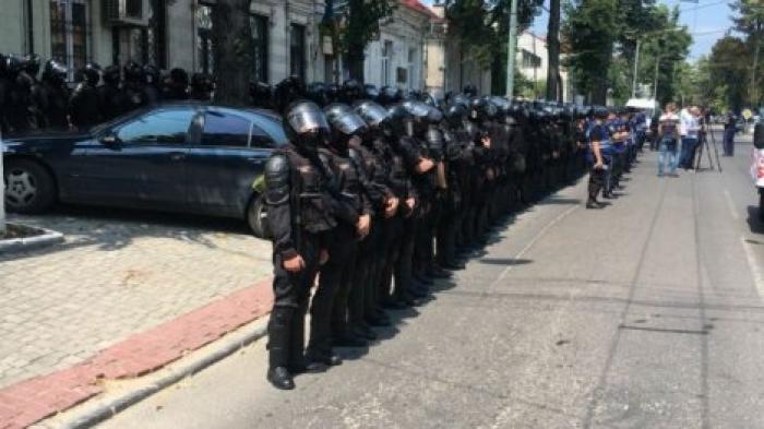 На фоне критики и угрозы протестов ПДС утверждает, что не поддерживает спикера социалистов