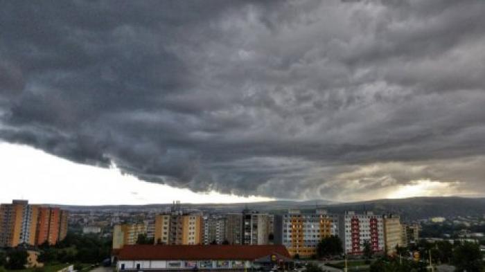 На Португалию, Испанию и Францию надвигается шторм "Мигель"