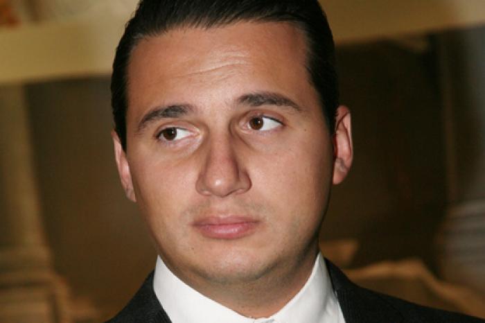 Отец Микеллы Абрамовой отказался комментировать результаты проверки «Голоса»