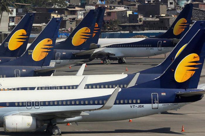 Пассажир оставил записку в туалете самолета и угодил в тюрьму на всю жизнь