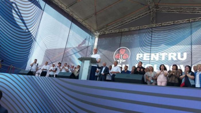 Павел Филип на площади Виликого национального собрания: Все решает народ!