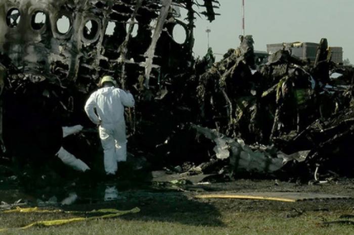 Пилотов сгоревшего в Шереметьево SSJ-100 временно отстранили от полетов
