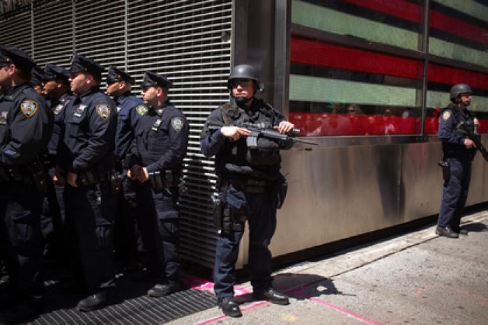 Планировавшего взрыв в центре Нью-Йорка мужчину задержало ФБР