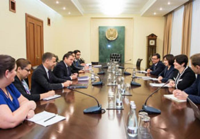 ​PRIM-MINISTRUL I-A ASIGURAT PE MEMBRII MISIUNII FMI CĂ NOUL GUVERN VA IMPLEMENTA REFORME REALE