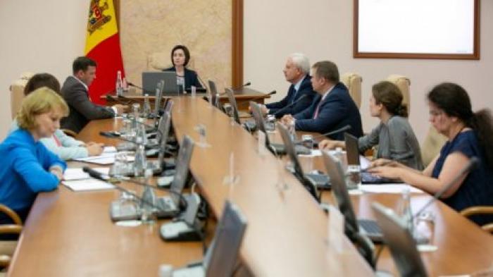 Программа правительства Санду рассчитана лишь на шесть месяцев