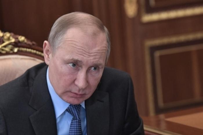 Путин поручил взять под контроль цены в районе наводнения в Иркутской области