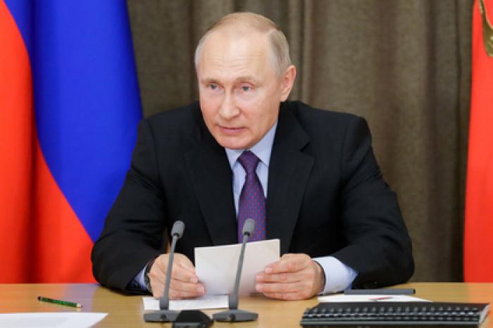 Путин выделил Дагестану миллионы рублей после просьбы Нурмагомедова