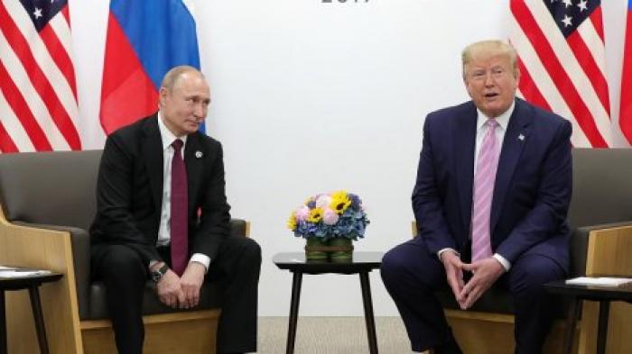 "Не вмешивайтесь в выборы, пожалуйста": Трамп встретился в Путиным