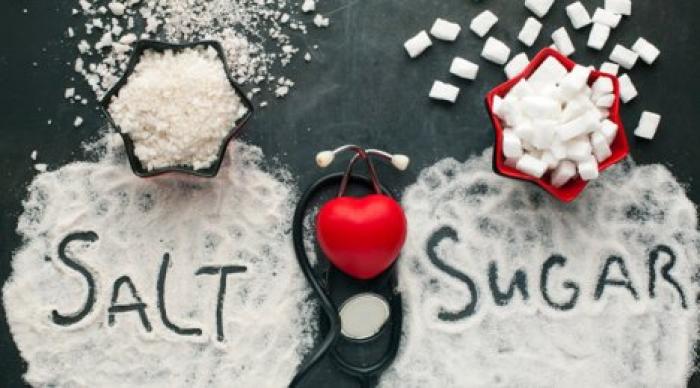 "Соль или сахар": ученые выяснили, что вреднее для здоровья человека