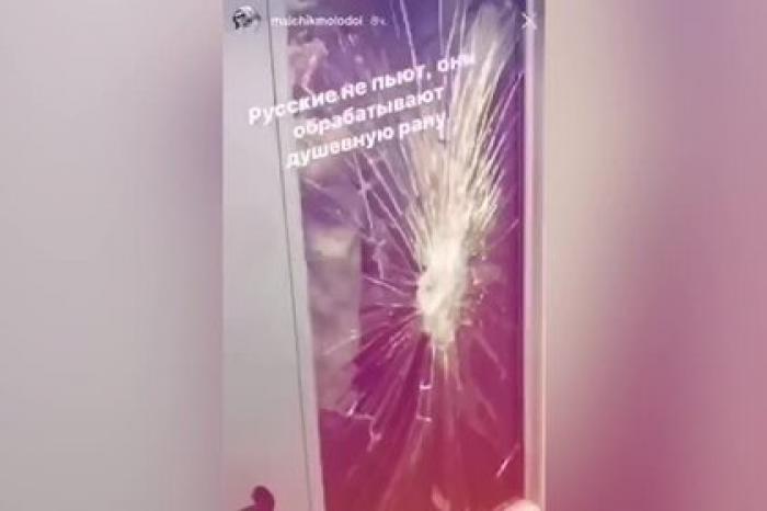 Россияне разгромили подъезд дома и выложили видео в интернет