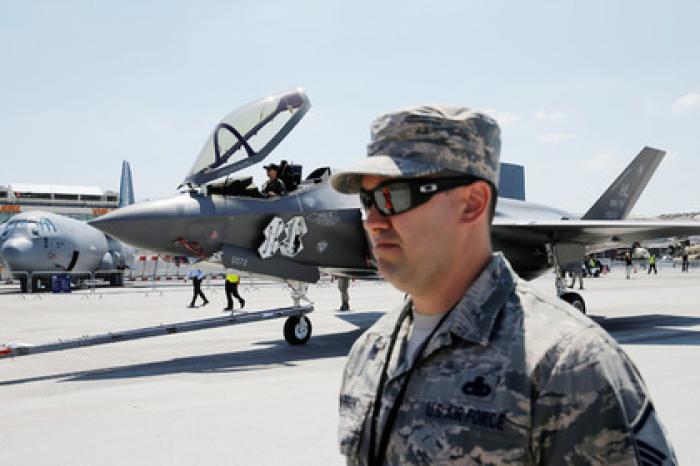 США нашли 13 проблем у F-35