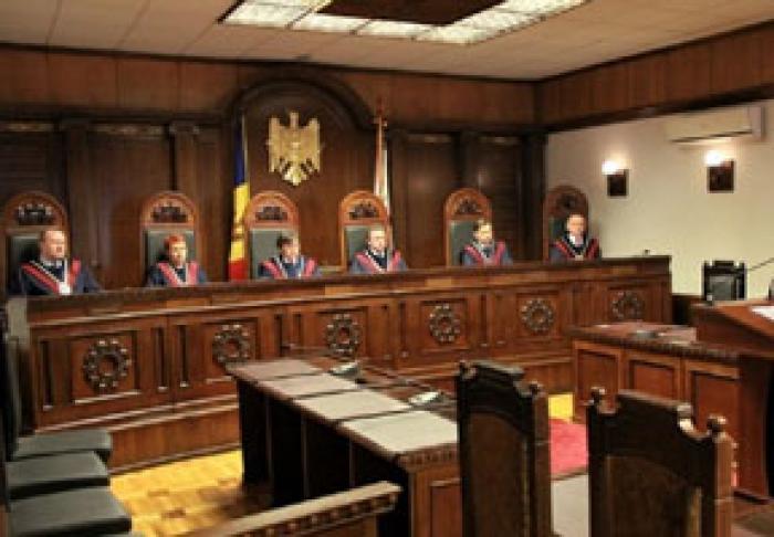 СУДЬИ КОНСТИТУЦИОННОГО СУДА МОЛДОВЫ ПОДАЛИ В ОТСТАВКУ В ПОЛНОМ СОСТАВЕ