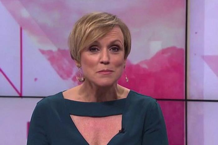 Телеведущая с откровенным вырезом осадила ополчившихся на нее зрителей