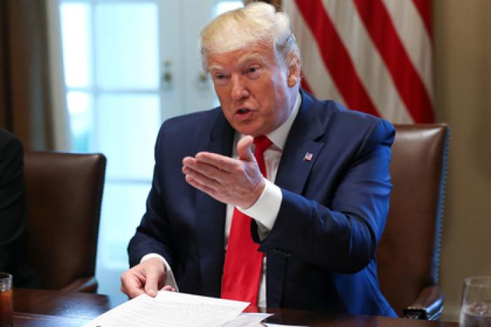 Трамп обвинил Иран в нападении на танкеры в Оманском заливе