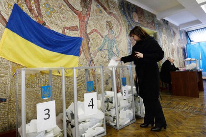 ЦИК объяснил низкую явку на выборах в Раду подработкой украинцев заграницей