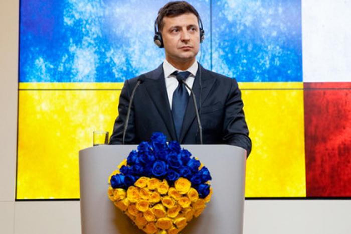 Украинские депутаты обвинили Зеленского в подражании Порошенко