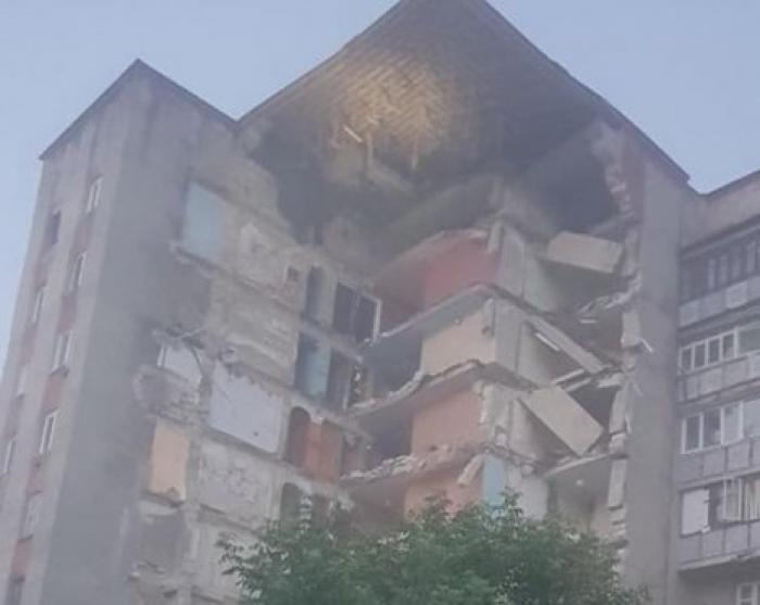В Атаках рухнула часть 9-этажного дома